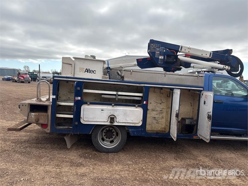 RAM AT37G on Ram 5500 4x4 Bucket Truck Auto korpe