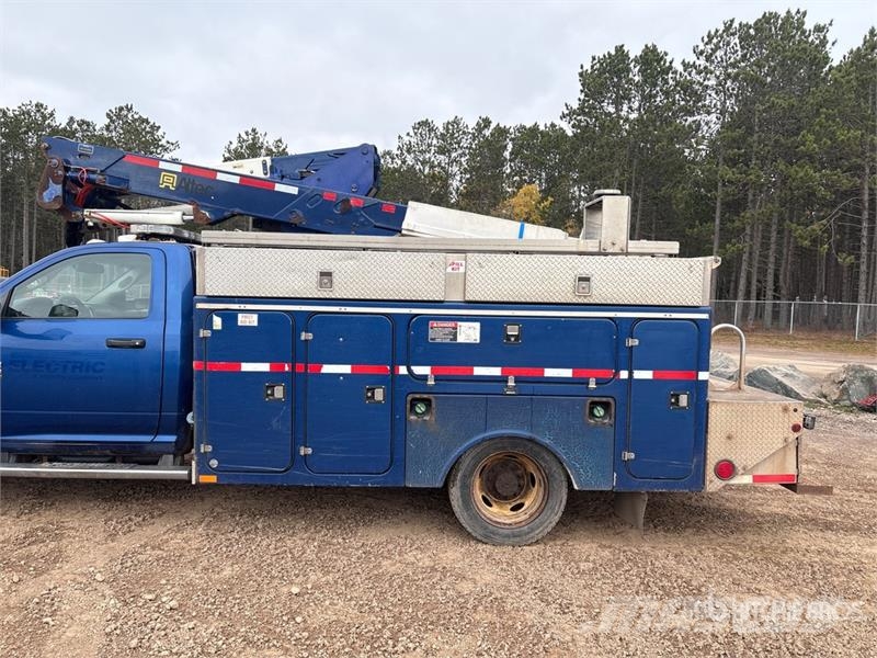 RAM AT37G on Ram 5500 4x4 Bucket Truck Auto korpe