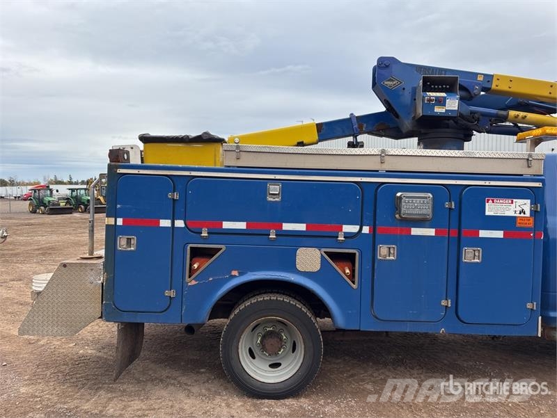 RAM Versalift SST37EIH 37 ft on Ram 5500 4x4 Bucket T Truck mounted aerial platforms