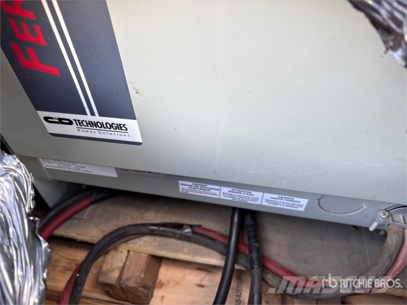 Raymond 20R30TT 3000 lb Electric Reach Truck Montacargas de alcance de gran altura