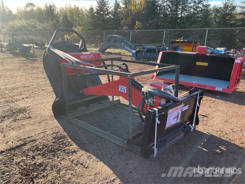  Raytree RABC44 44 in Articulating Skid Steer Brush Monterade och påhängda gräsklippare