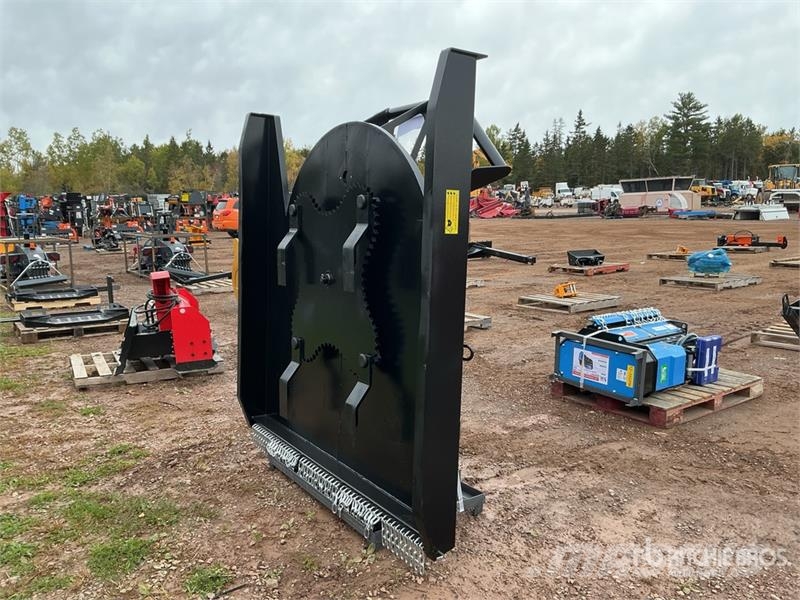  Raytree RHBC72S 72 in 4-Blade Skid Steer Brush Cut Навесные и прицепные косилки