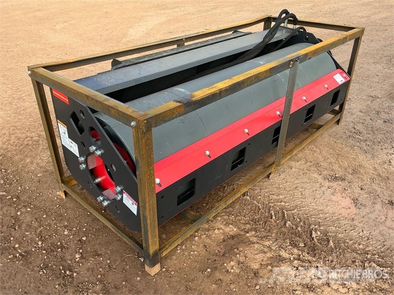  Raytree RMVR76 76 in Skid Steer Vibratory Roller ( مداحل