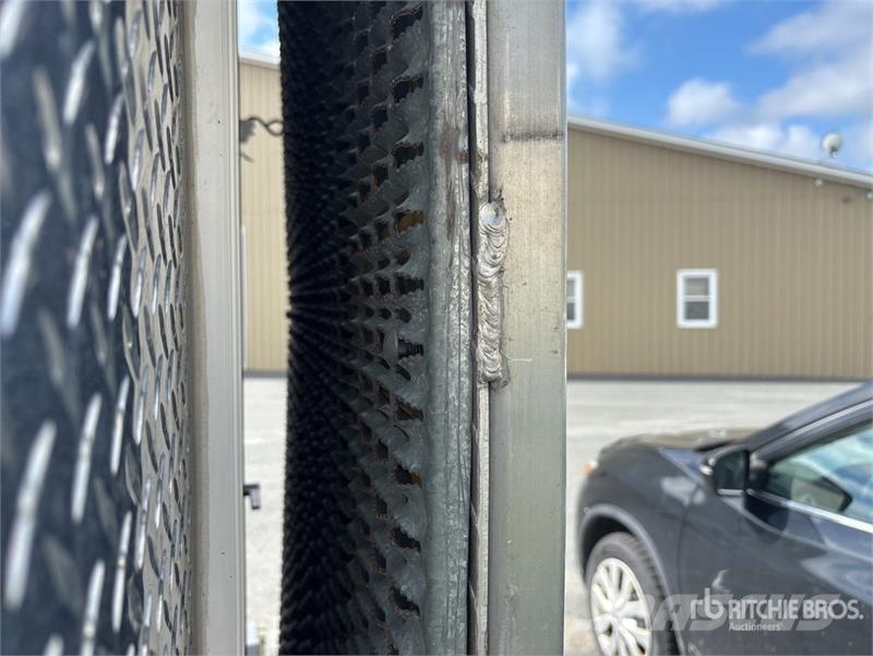 RC Trailers Inc 45 ft T/A Gooseneck Enclosed Trailer Box body trailers