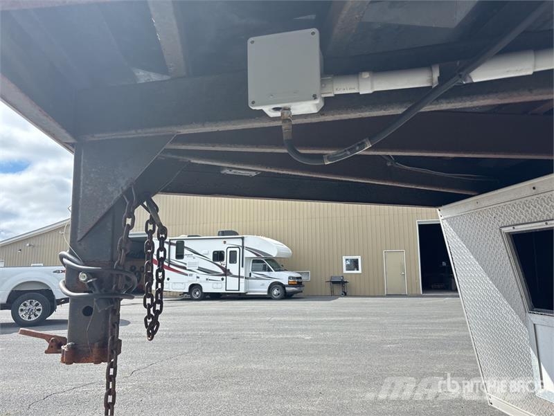 RC Trailers Inc 45 ft T/A Gooseneck Enclosed Trailer Box body trailers