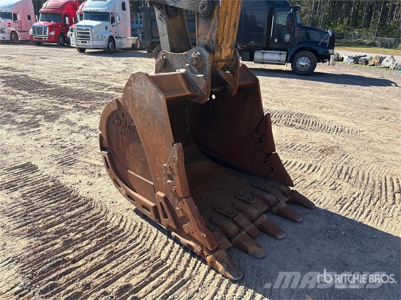 Sany SY215C LC Tracked Excavator Pásové rýpadlá
