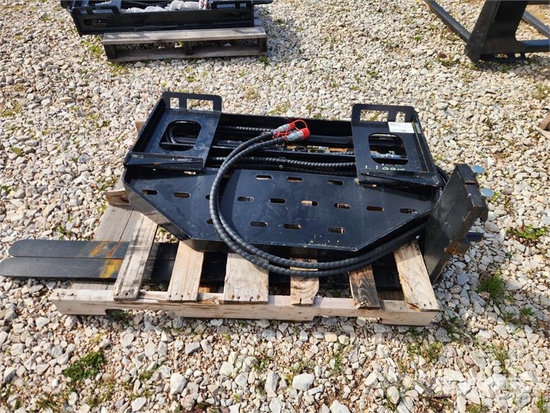 SF60 60 in Skid Steer Forks (Unused) Fourche