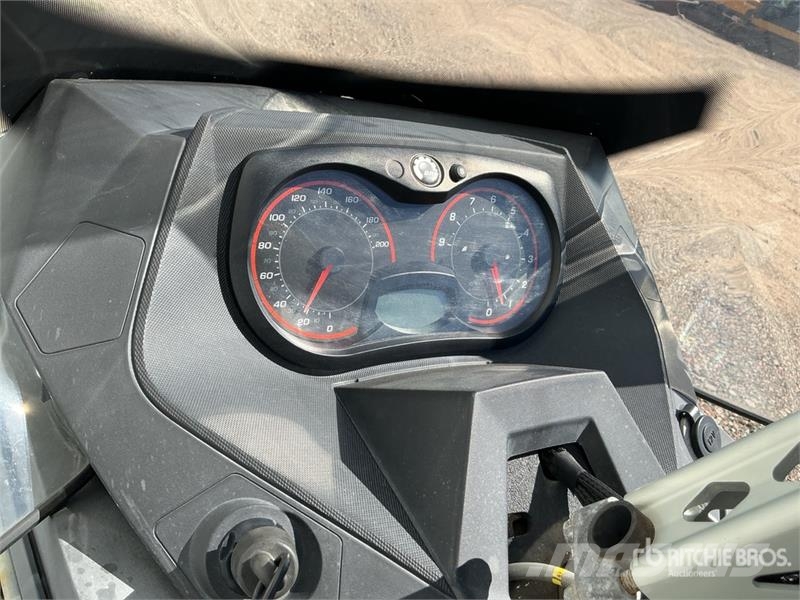 Ski-doo Skandic Snowmobile Moottorikelkat