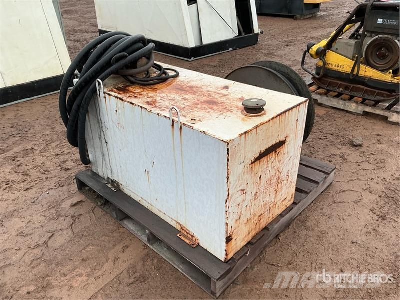 Skid Mounted Steel Fuel Tank Kraftstoff- und Zusatzstoffbehälter