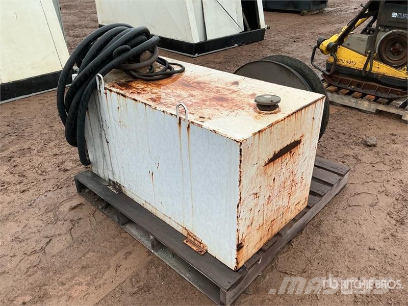 Skid Mounted Steel Fuel Tank Kraftstoff- und Zusatzstoffbehälter