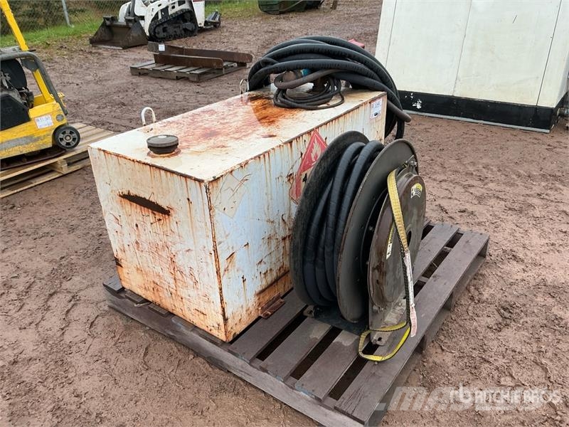 Skid Mounted Steel Fuel Tank Kraftstoff- und Zusatzstoffbehälter