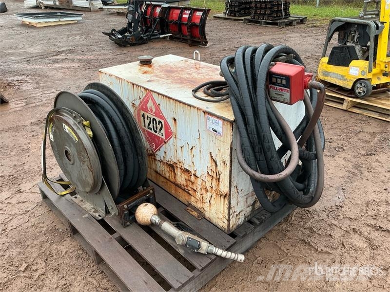 Skid Mounted Steel Fuel Tank Kraftstoff- und Zusatzstoffbehälter