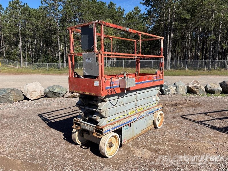 SkyJack SJ 3226 Electric Scissor Lift Šķerveida pacēlāji