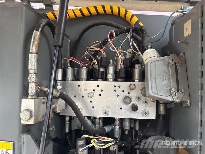 SkyJack SJ46AJ رافعات سلة مفصلية