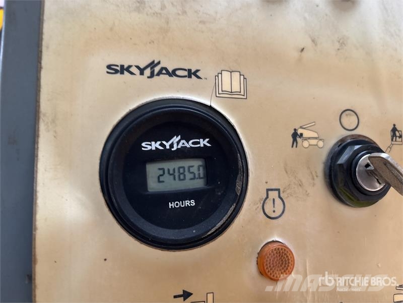 SkyJack SJ46AJ رافعات سلة مفصلية