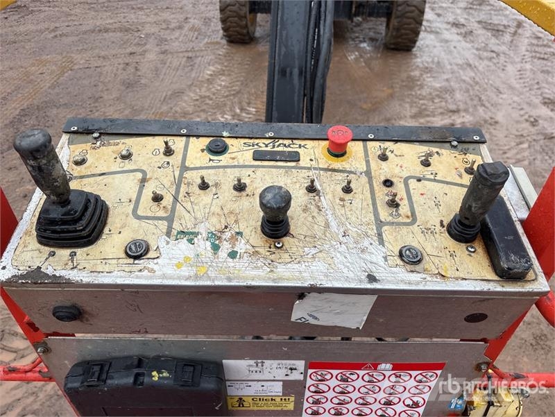 SkyJack SJ63AJ 4WD Diesel Articulating Boom Lift Gelenkteleskoparbeitsbühnen