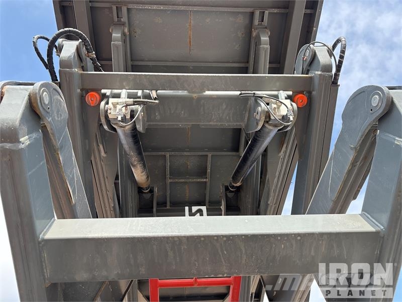 SkyJack SJ9253 RT Dual Fuel 4x4 Scissor Lift رافعات مقصية الشكل
