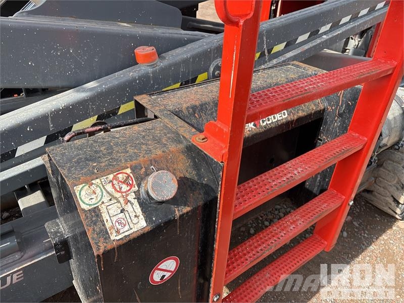SkyJack SJ9253 RT Dual Fuel 4x4 Scissor Lift رافعات مقصية الشكل