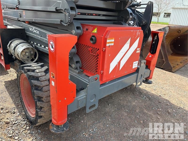 SkyJack SJ9253 RT Dual Fuel 4x4 Scissor Lift رافعات مقصية الشكل
