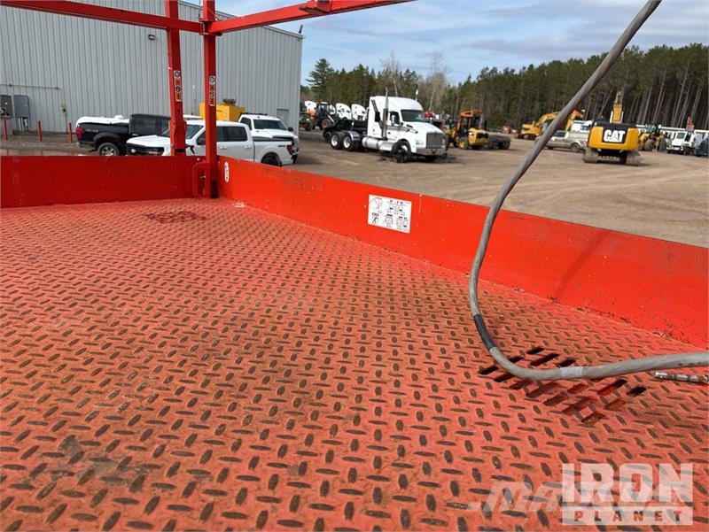 SkyJack SJ9253 RT Dual Fuel 4x4 Scissor Lift رافعات مقصية الشكل