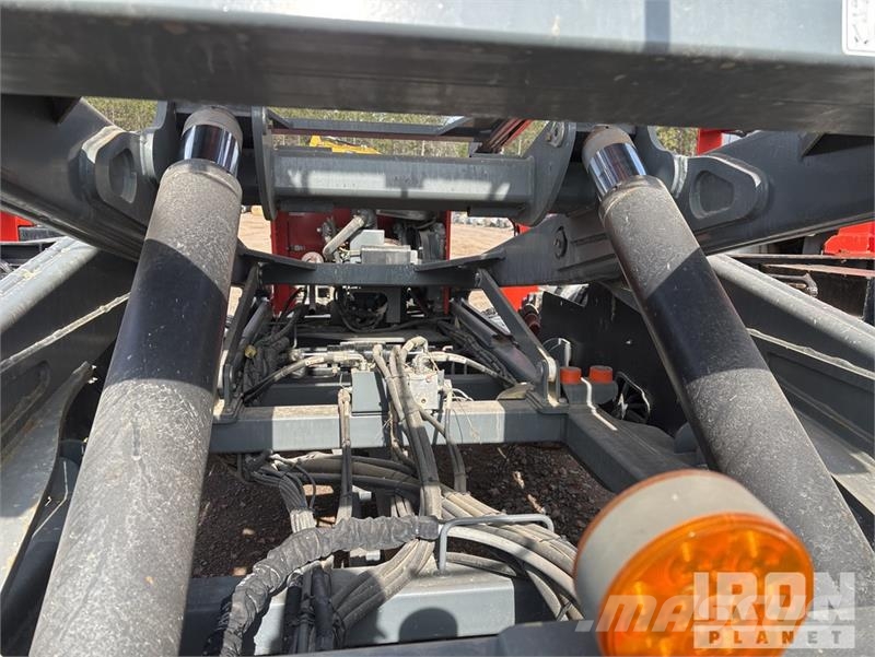 SkyJack SJ9253 RT Dual Fuel 4x4 Scissor Lift رافعات مقصية الشكل
