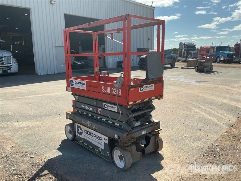 SkyJack SJIII3219 Electric Scissor Lift Nůžková zvedací plošina