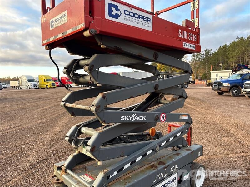 SkyJack SJIII3219 Electric Scissor Lift Scissor lifts