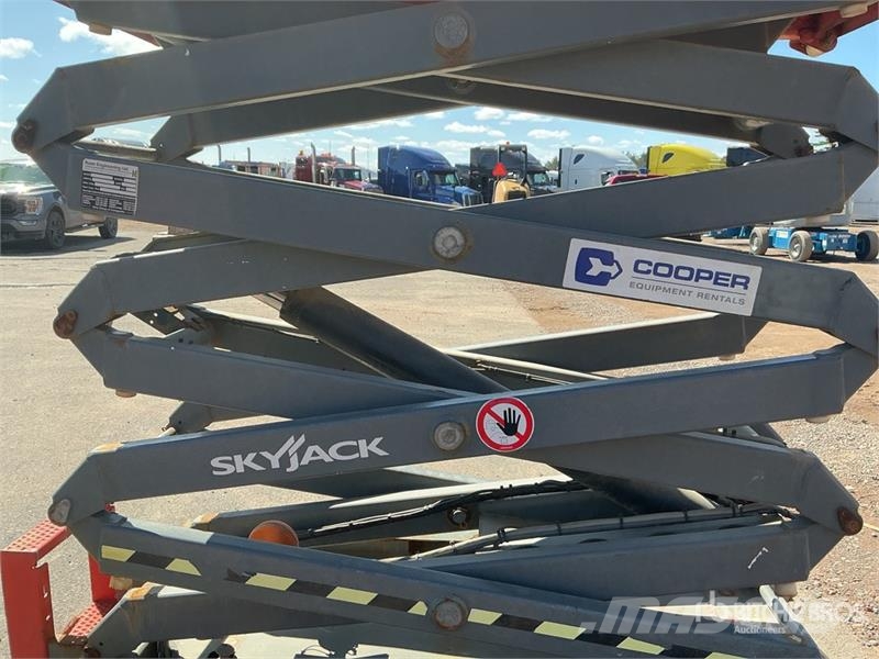 SkyJack SJIII3219 Electric Scissor Lift Nůžková zvedací plošina