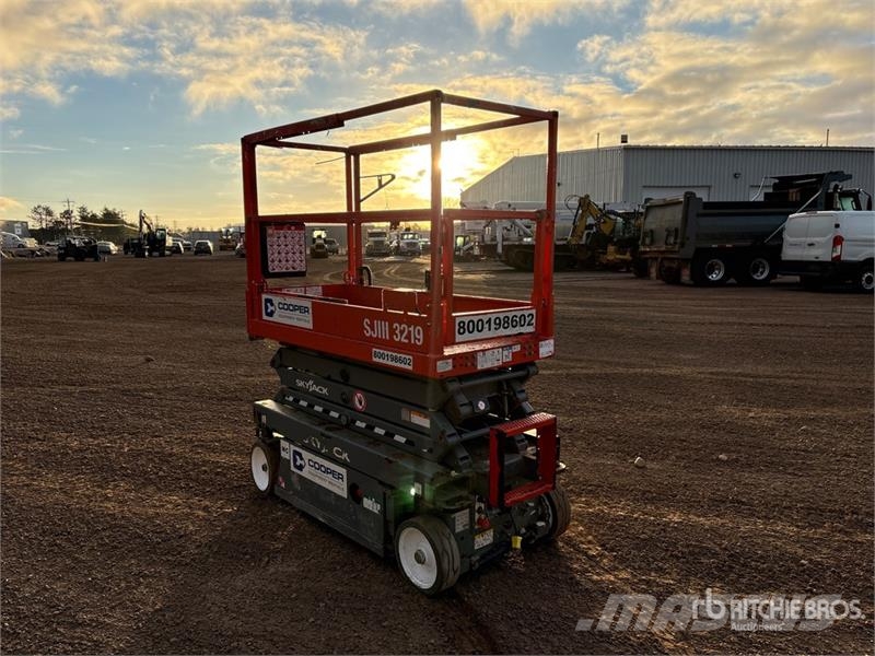 SkyJack SJIII3219 Electric Scissor Lift Scissor lifts