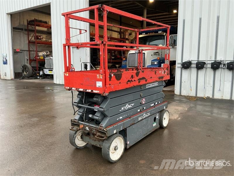 SkyJack SJIII3226 Electric Scissor Lift Škaraste platforme
