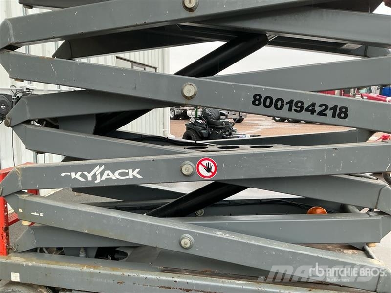 SkyJack SJIII3226 Electric Scissor Lift Škaraste platforme