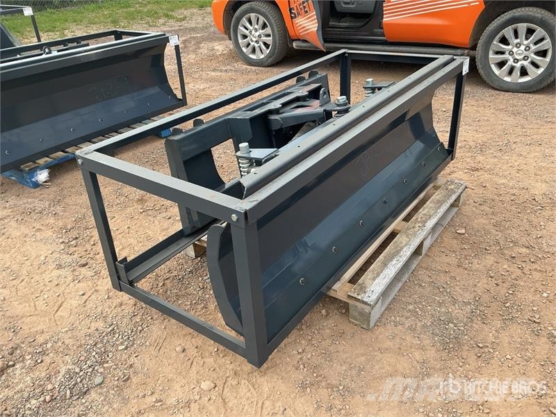StanForge DB72 72 in Skid Steer Dozer (Unused) Πτερύγια
