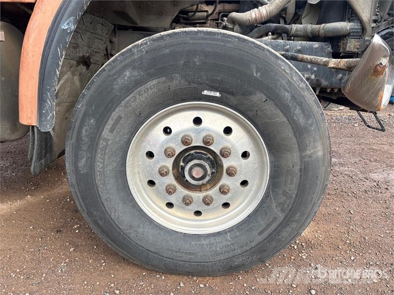 Sterling 4x2 Water Truck (Inoperable) Ūdens mašīnas
