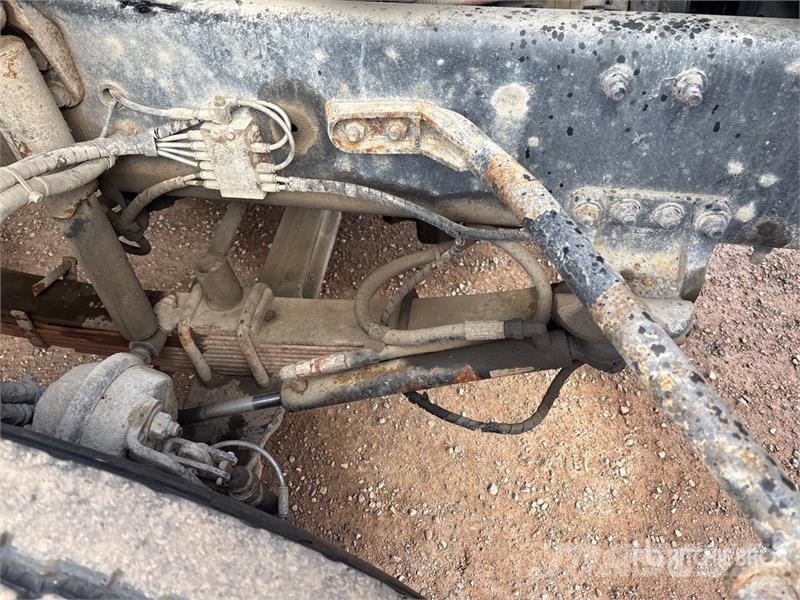 Sterling 4x2 Water Truck (Inoperable) Ūdens mašīnas