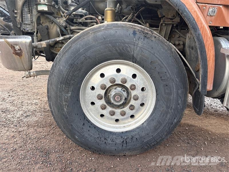 Sterling 4x2 Water Truck (Inoperable) Ūdens mašīnas