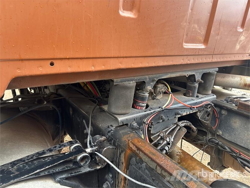 Sterling 4x2 Water Truck (Inoperable) Ūdens mašīnas