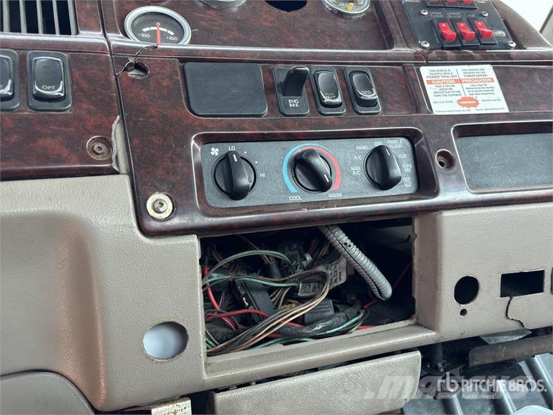 Sterling Acterra 4x2 Rollback Truck (Inoperable) مركبات إصلاح الأعطال