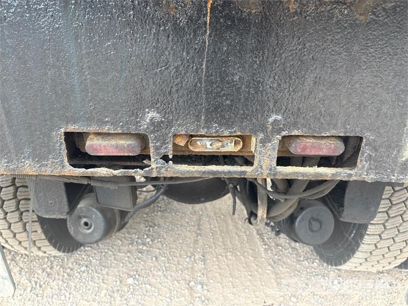 Sterling L7500 4x2 Snow Plow Truck مركبات الأغراض العامة