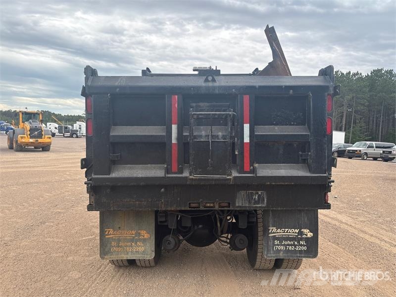 Sterling L7500 4x2 Snow Plow Truck مركبات الأغراض العامة