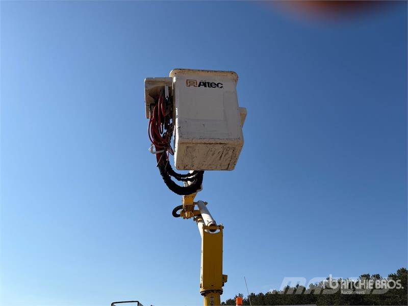 Sterling TA45 44 ft on Sterling L7500 4x2 Bucket Truck Plataformas sobre camión