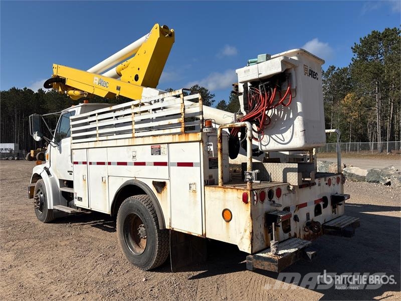 Sterling TA45 44 ft on Sterling L7500 4x2 Bucket Truck Plataformas sobre camión