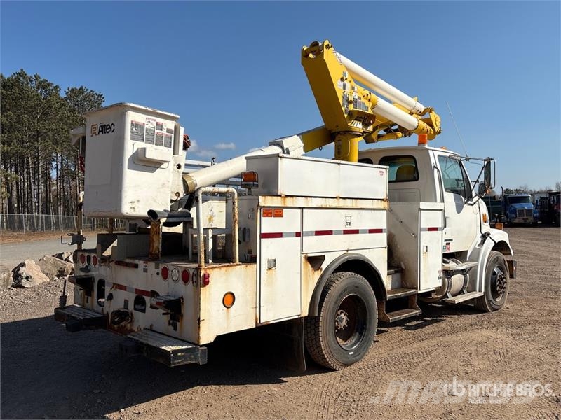 Sterling TA45 44 ft on Sterling L7500 4x2 Bucket Truck Plataformas sobre camión