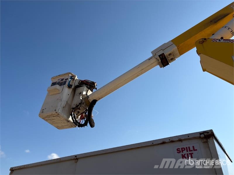 Sterling TA45 44 ft on Sterling L7500 4x2 Bucket Truck Plataformas sobre camión