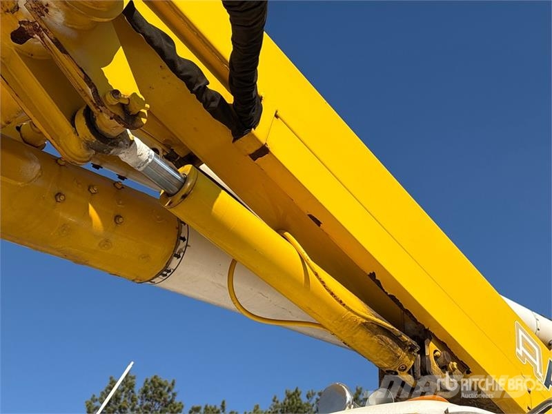 Sterling TA45 44 ft on Sterling L7500 4x2 Bucket Truck Plataformas sobre camión