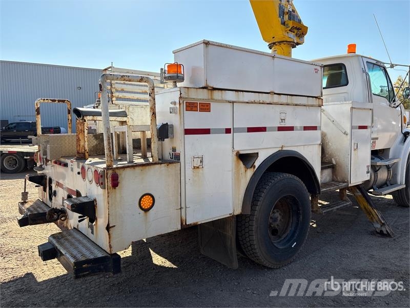 Sterling TA45 44 ft on Sterling L7500 4x2 Bucket Truck Plataformas sobre camión