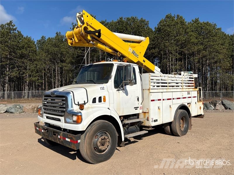 Sterling TA45 44 ft on Sterling L7500 4x2 Bucket Truck Plataformas sobre camión