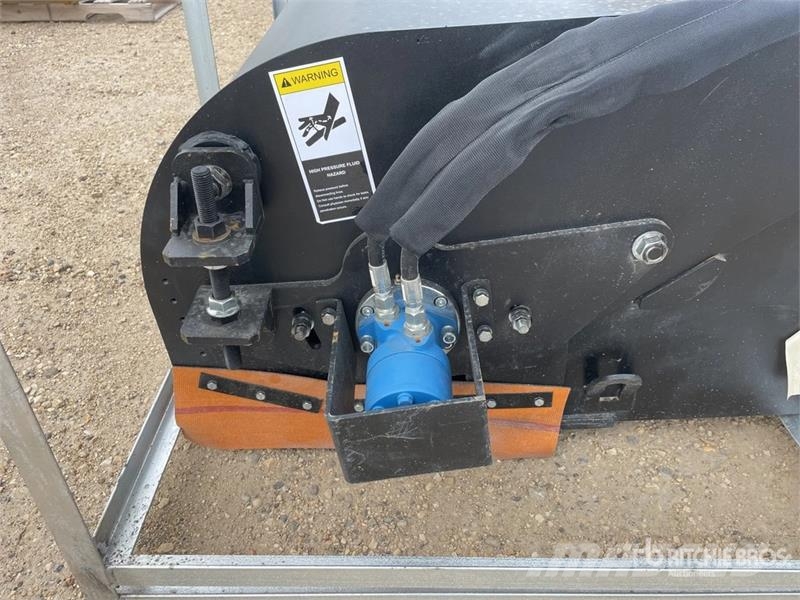 Suihe SSBR 72 in Skid Steer Sweeper (Unused) Borstels