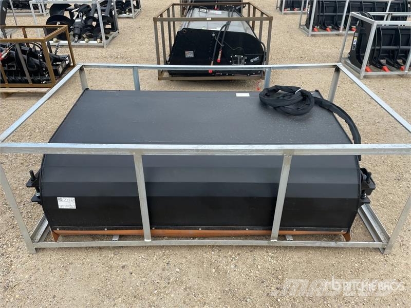 Suihe SSBR 72 in Skid Steer Sweeper (Unused) Четки
