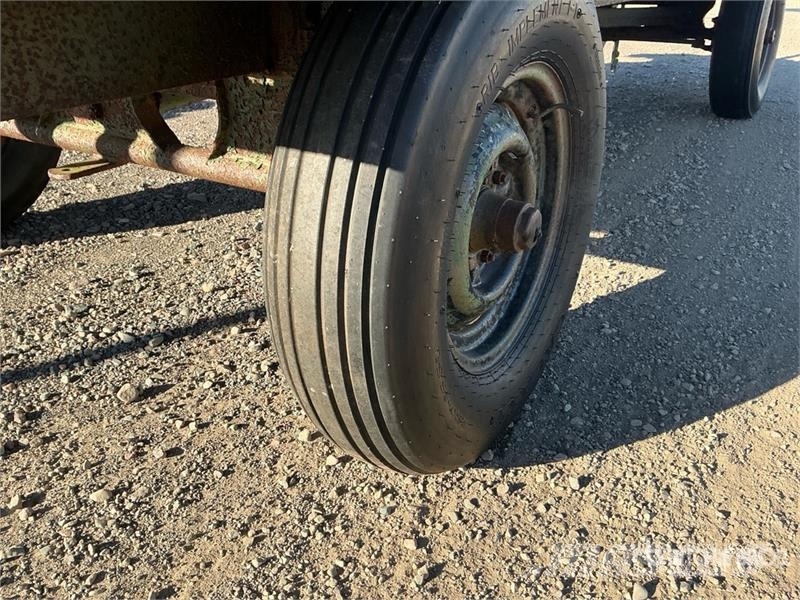 Sungro HM 13 ft T/A Tow behind Flatbed Trailer Prikolice za bale