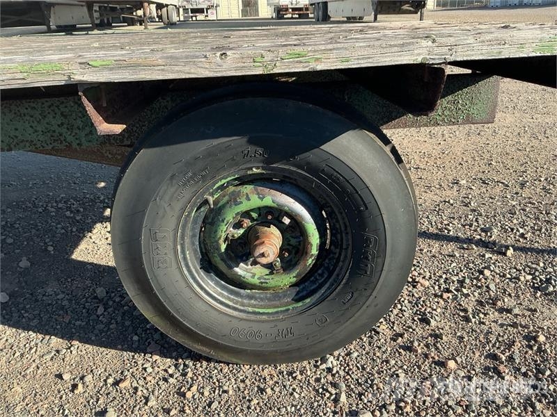 Sungro HM 13 ft T/A Tow behind Flatbed Trailer Prikolice za bale